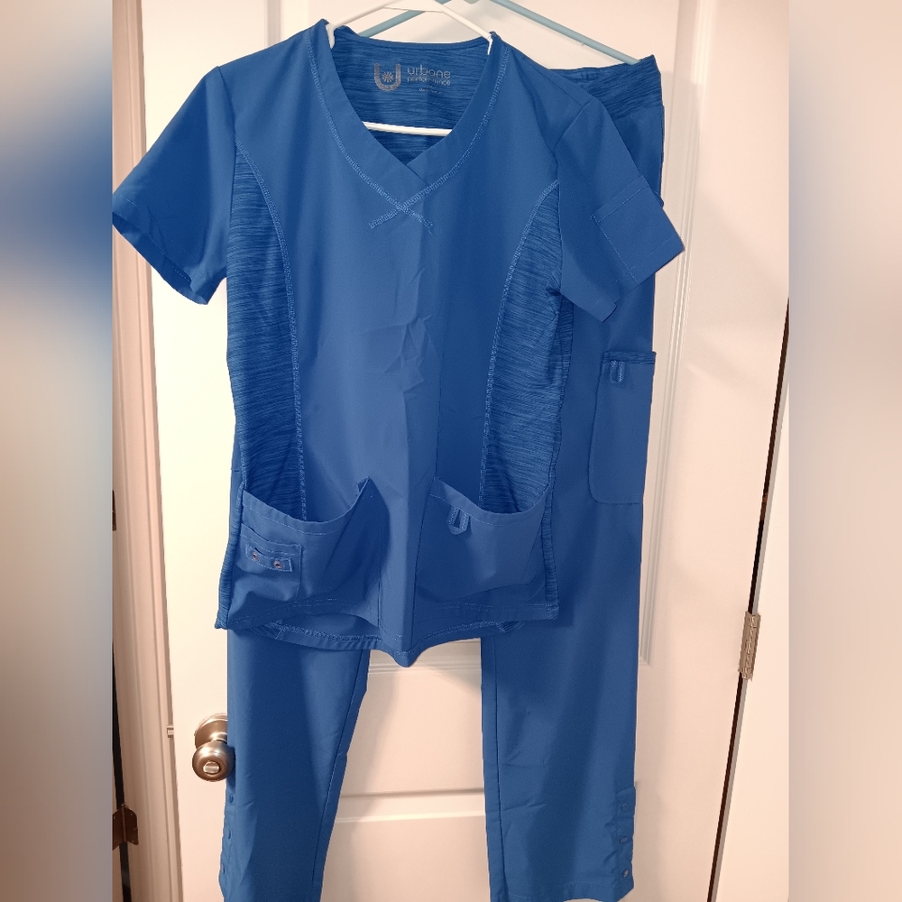 Urbane Performance Scrub Set